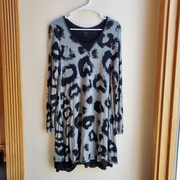 Kensie Gray/Black V-Neck Mini-Dress Size Medium - Picture 9 of 16